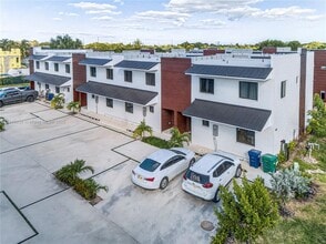 Building Photo - 936 NW 10th St