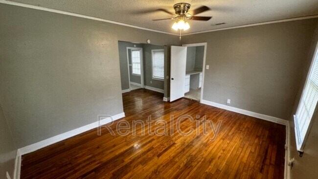 Foto del edificio - 851 Homer St