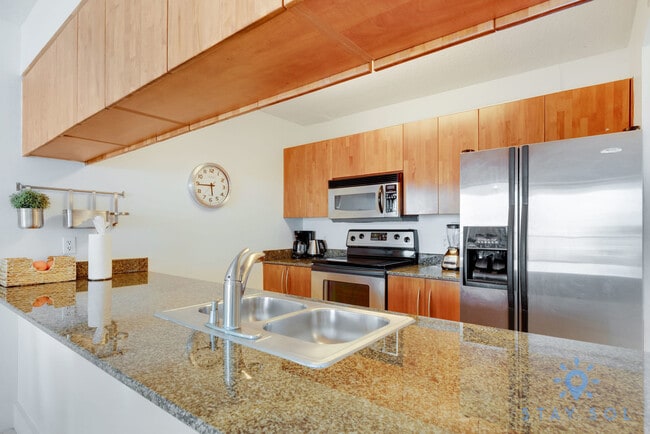 Building Photo - 1200 Brickell Bay Dr