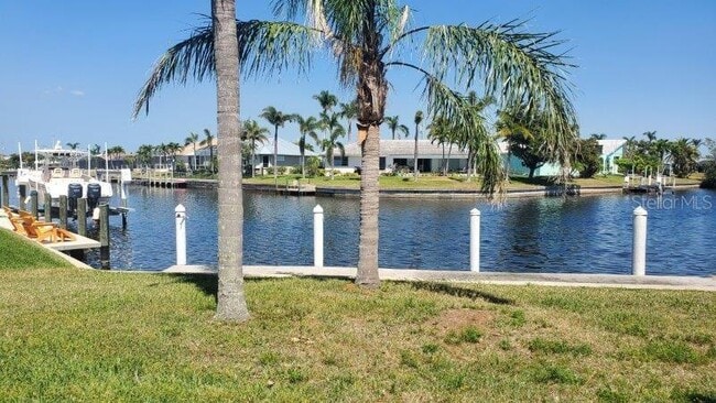 Building Photo - 1080 Bal Harbor Blvd