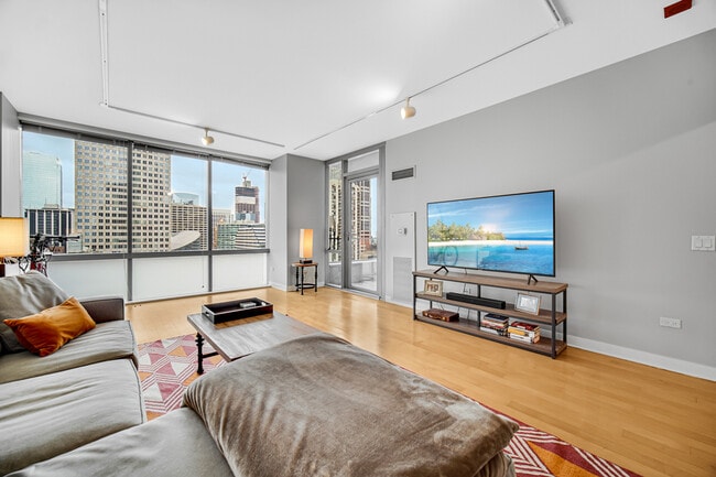 Building Photo - 8 E Randolph