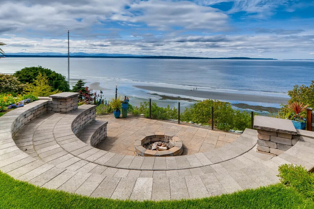 Primary Photo - Blue Ridge Waterfront Home
