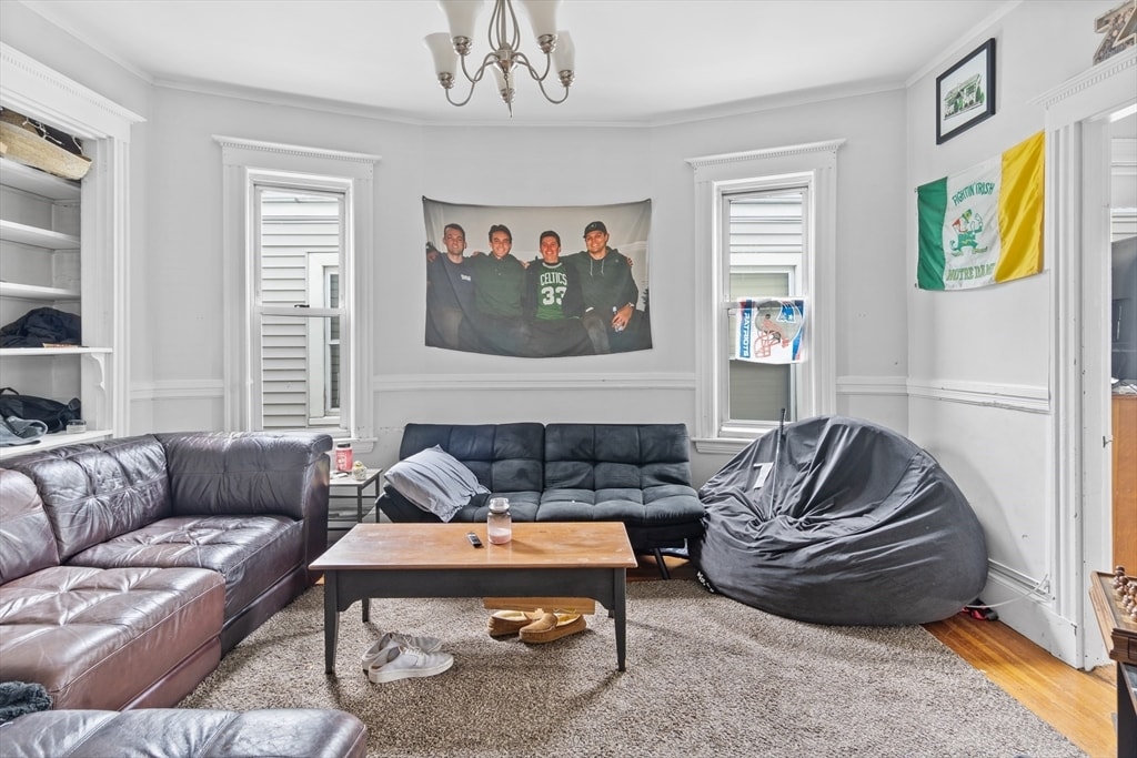 Primary Photo - 225 L St