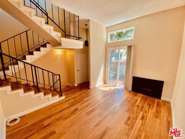 Building Photo - 12366 Chandler Blvd