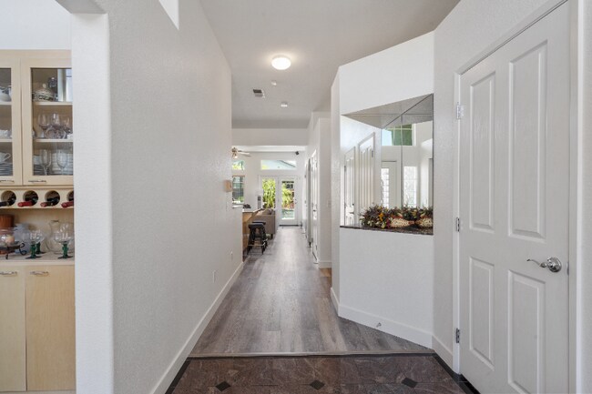 Foto del edificio - 9065 Pebble Spring Ct