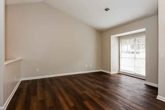 Foto del edificio - 6239 Leverett Dr
