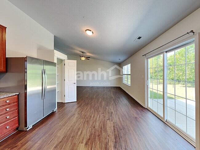 Foto del edificio - 3540 Miesha Dr