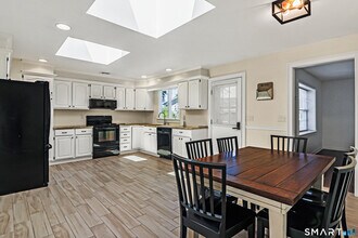 Building Photo - 8 Woodchuck Ct
