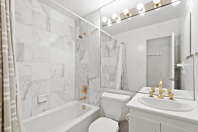 Foto del edificio - 222 E 14th St