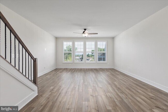 Foto del edificio - 8659 Anderson Ave