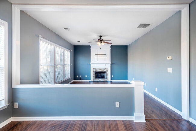 Building Photo - 2601 Potomac Ct