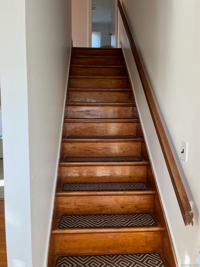 Building Photo - 117 Blydenburgh Ave