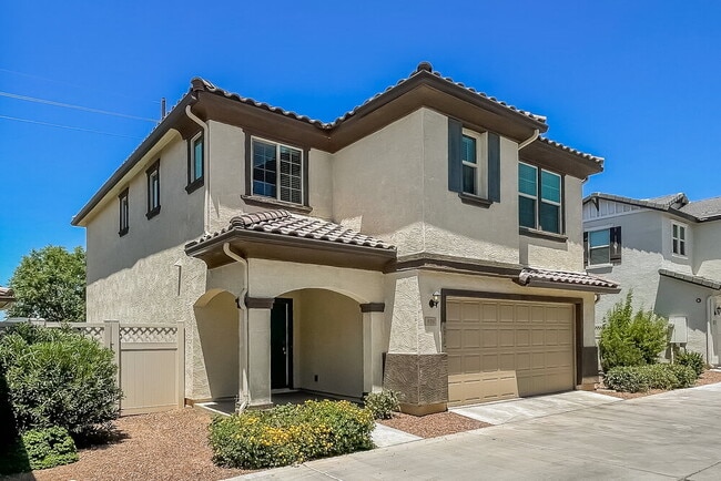 Foto del edificio - 825 S Swallow Ln