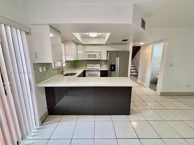 Foto del edificio - 11820 SW 80th St