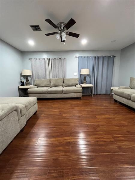 Foto del edificio - 3602 Inlet Cir