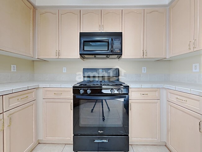 Building Photo - 8443 Chinook Candy Ct