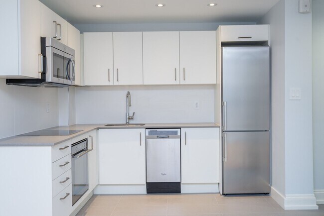 Building Photo - 110 Oriole Pkwy