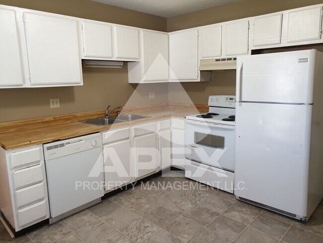 Foto del edificio - 424 Cross Creek Rd