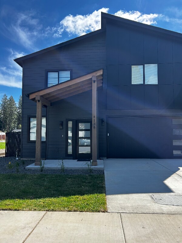Foto del edificio - 4178 N Honeysuckle Dr