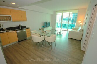 Building Photo - 950 Brickell Bay Dr