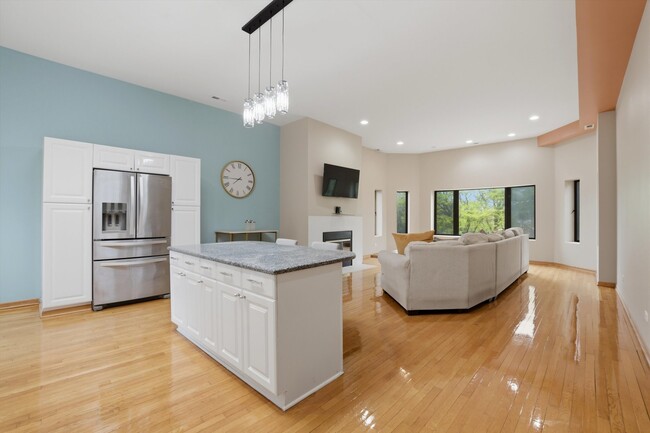 Foto del edificio - 7308 S Ridgeland Ave