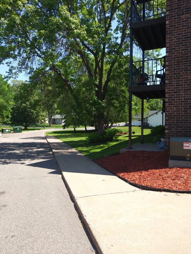 PERMIT PARKING CLOSE TO DOOR - 2052 7th Ave E