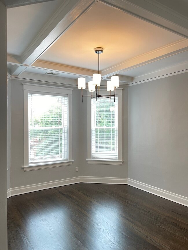 Building Photo - 5331 N Winthrop Ave