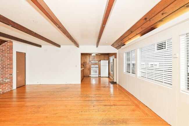 Foto del edificio - 420 Carrillo St
