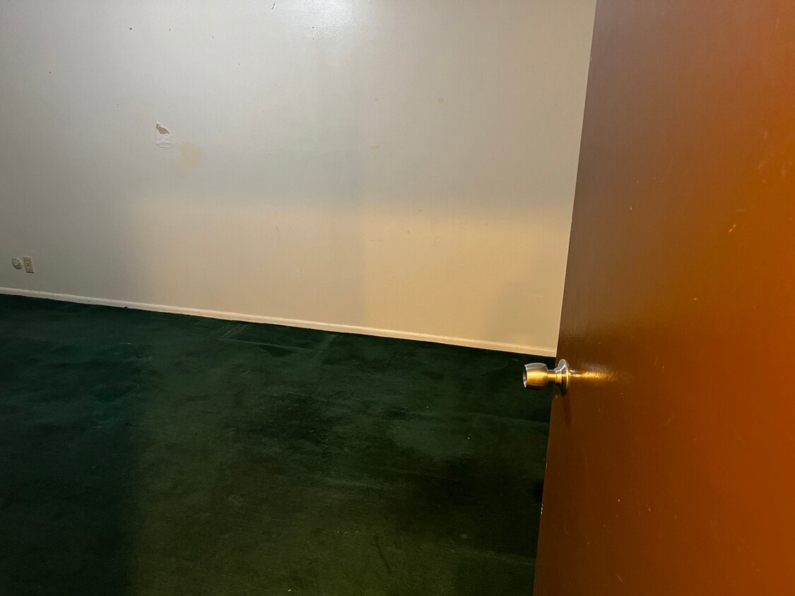 Building Photo - 855 S 400 W