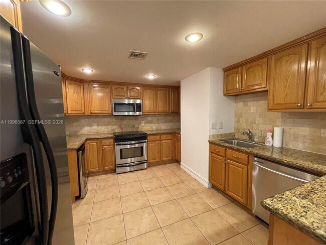 Foto del edificio - 4009 N Cypress Dr