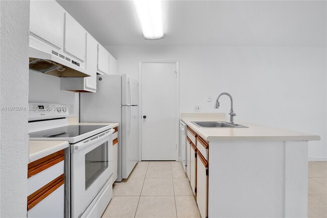 Foto del edificio - 4221 W McNab Rd