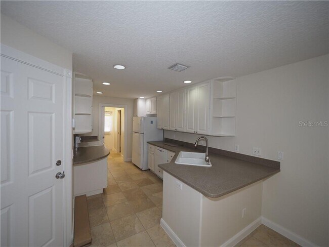 Building Photo - 6002 Madrano Dr