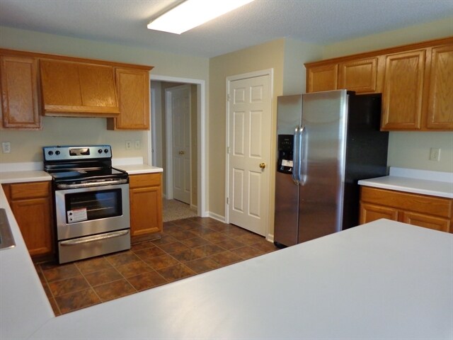 Building Photo - 2096 Glenellen Dr NW