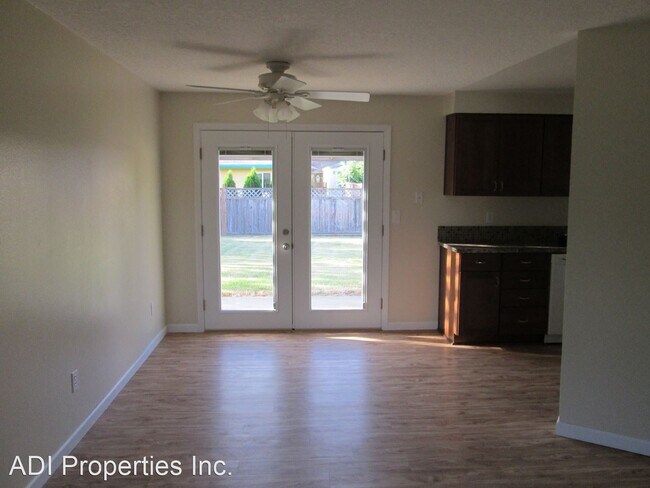 Foto del edificio - 3 br, 1 bath House - 2130 S Beech Street