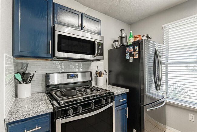 Foto del edificio - 8507 Ashlawn Dr