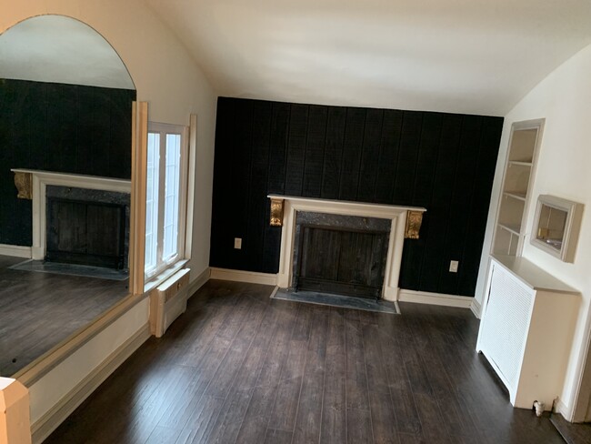 LARGE BEDROOM - 1515 E Market St