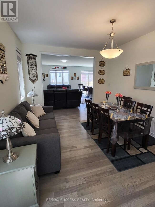 Photo du bâtiment - 725 Kennedy Cir W