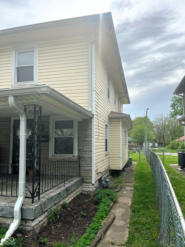 Foto del edificio - 3256 Winthrop Ave