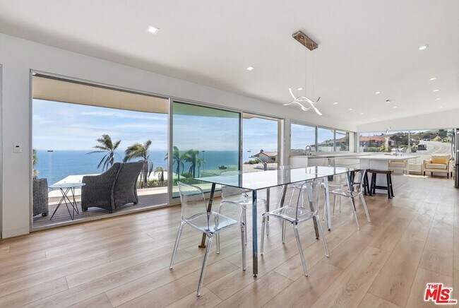 Foto del edificio - 18109 W Coastline Dr