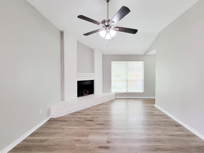 Foto del edificio - 15814 Murrelet Ct