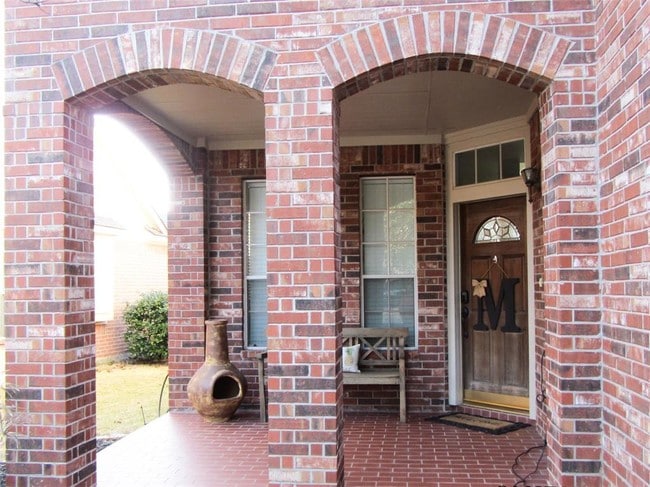 Building Photo - 25523 Myrtle Springs