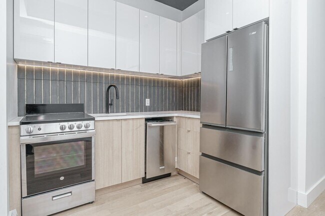 Building Photo - 987 Bedford Ave