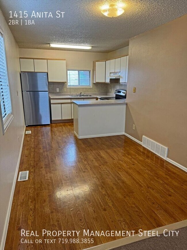 Building Photo - Great 2 bed 1 bath apartment
