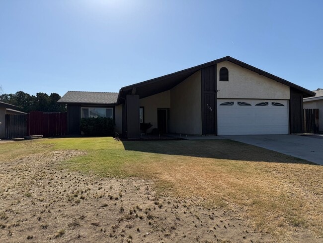 Building Photo - Wow Check out this 3 BD 2 BA SW Charmer near White Ln & Akers Road