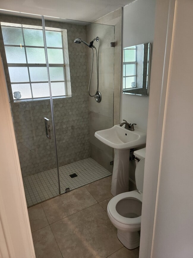 Building Photo - 11455 SW 82nd Ave