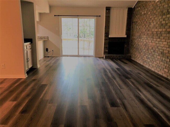 Building Photo - 2713 Creekwood Ct