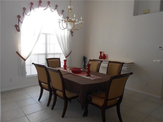 Foto del edificio - 23404 Peachland Blvd