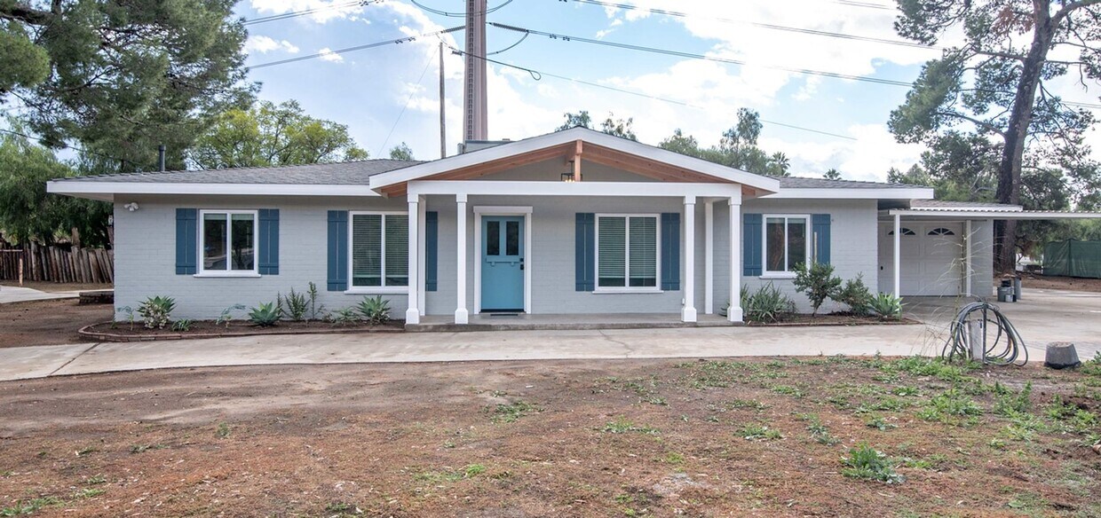 Primary Photo - Fantastic Home in Shadow Hills!