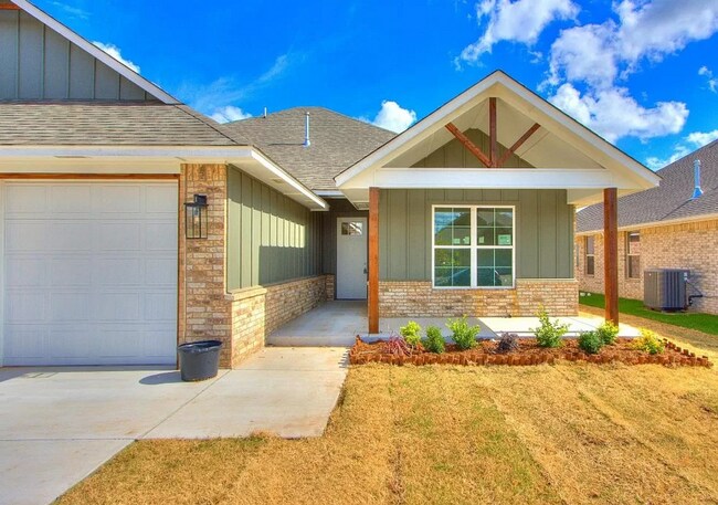 Building Photo - Beautiful 4BD/2BTH with a 2 car garage tha...