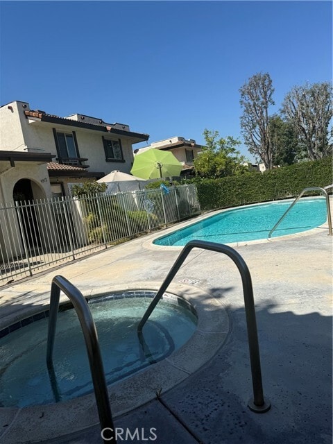 Building Photo - 9924 Del Rio Way